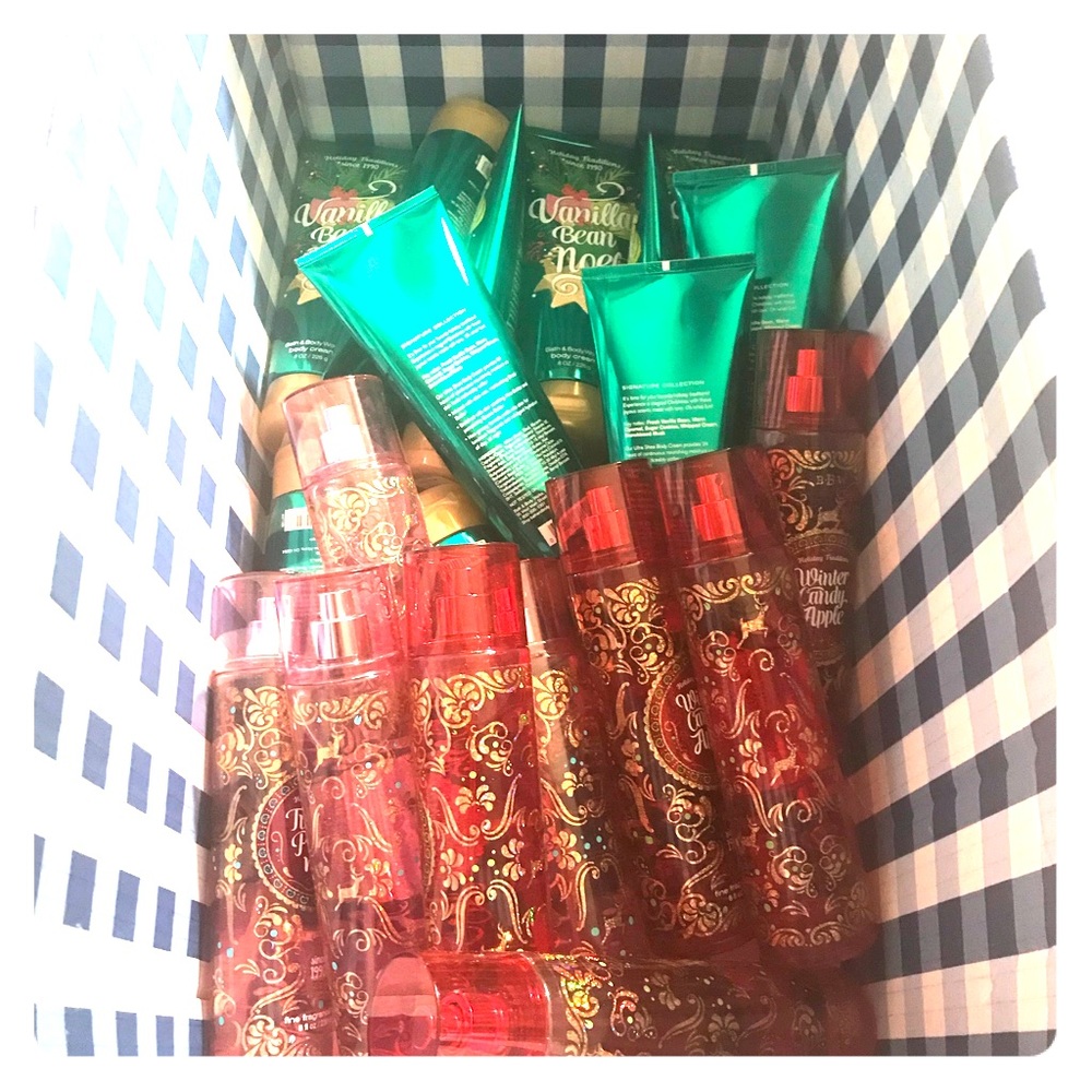 Bath & Bodyworks holiday fragrance bundle of 20+